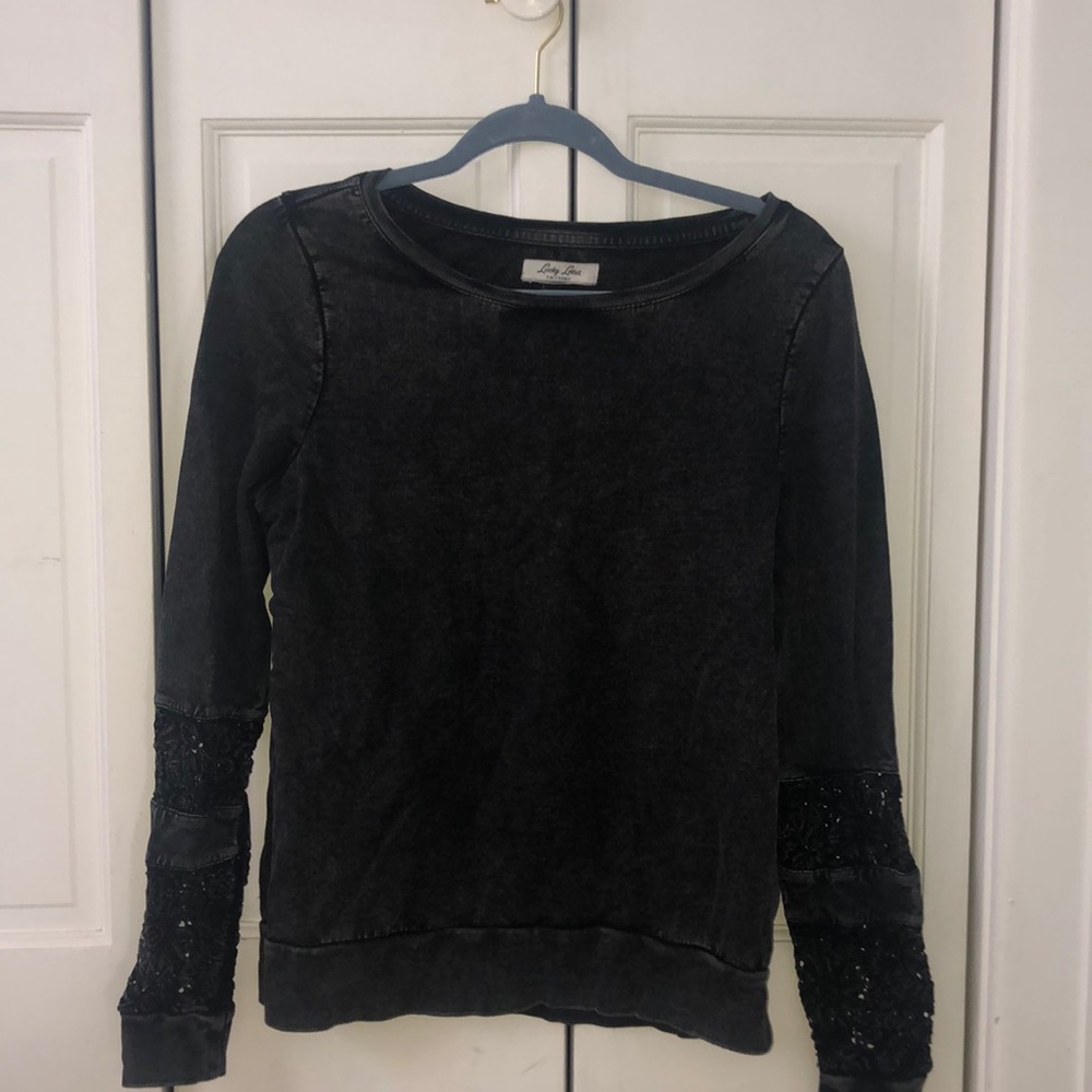 Women’s Sweater/Sweatshirt with detailed sleeves